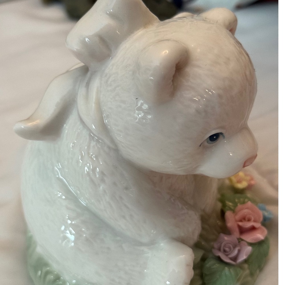 Vintage Heritage House "Honeybunch" Porcelain Bear Figurine & Music Box